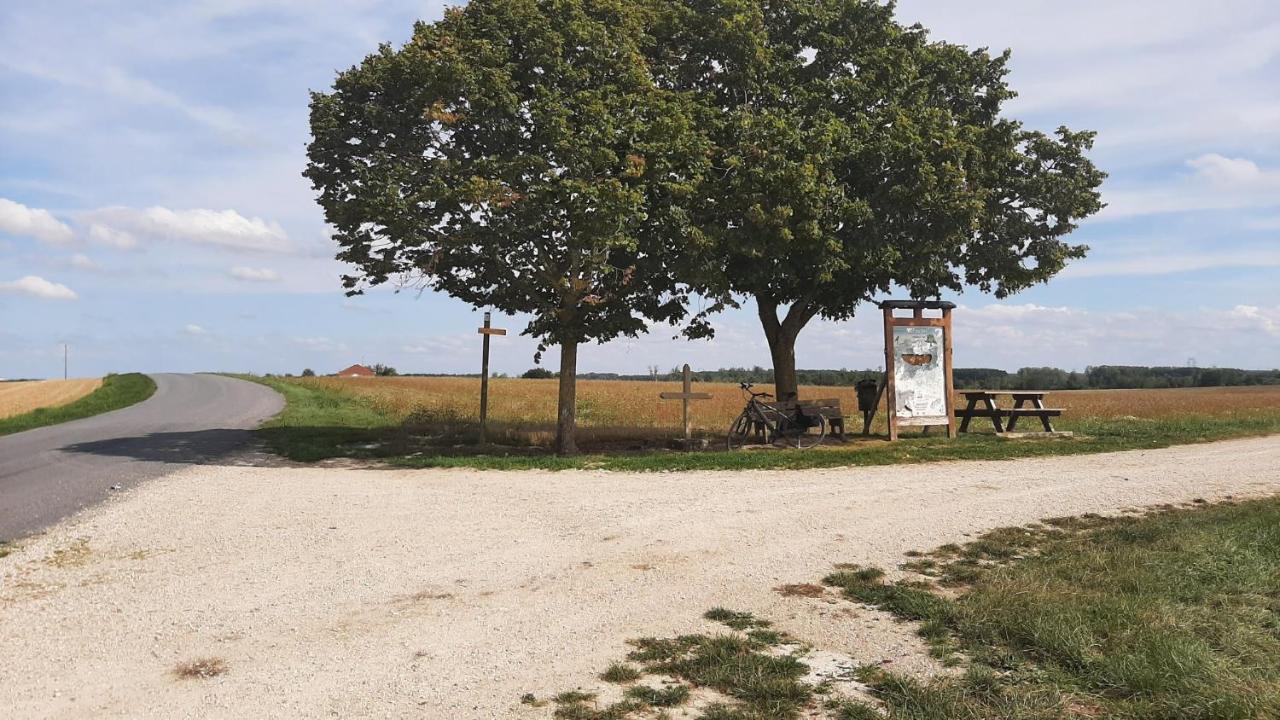 Chatrou Chatelraould-Saint-Louvent Εξωτερικό φωτογραφία